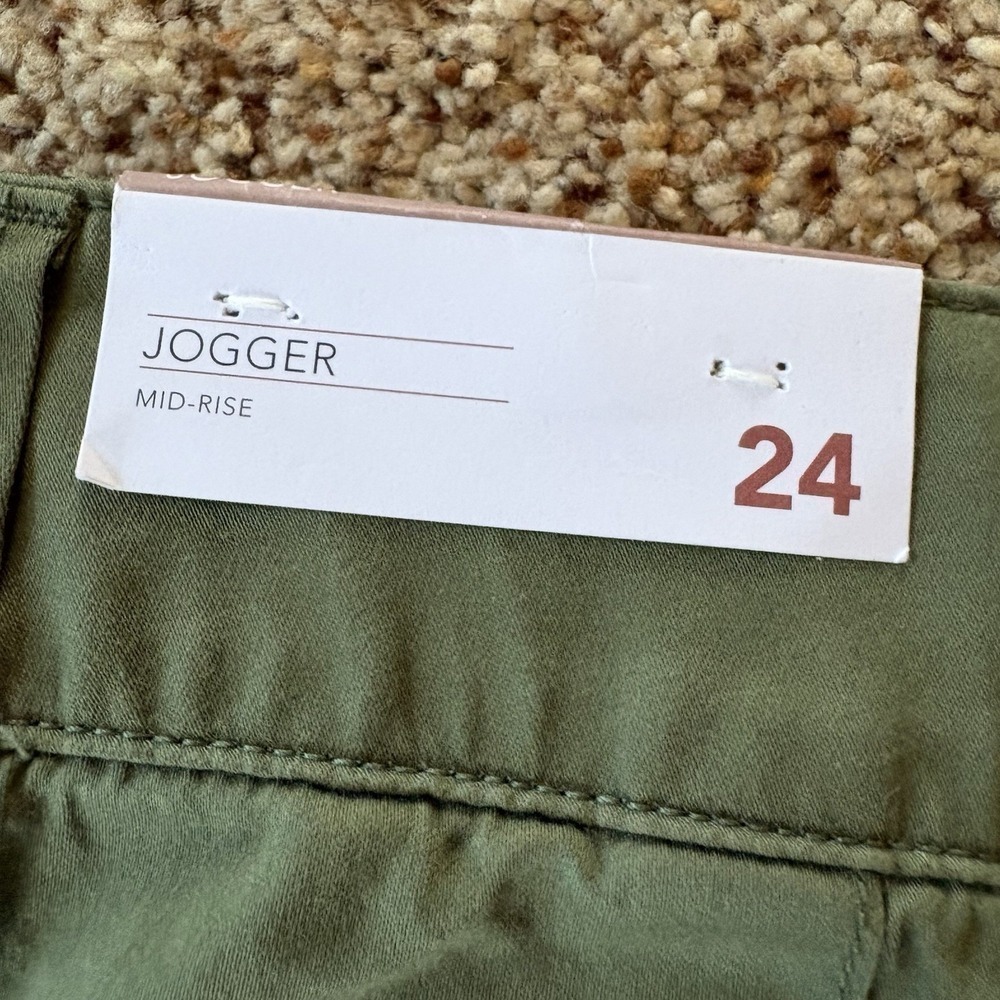 NWT! Lane Bryant Jogger CapriPants Women's Size 24 Olive Green Mid-Rise Stretch - Picture 16 of 16